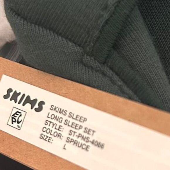 Skims Sleep Long Pajama Button Down Top – Spruce Green (Size L) NEW 🌿✨ - Picture 6 of 6